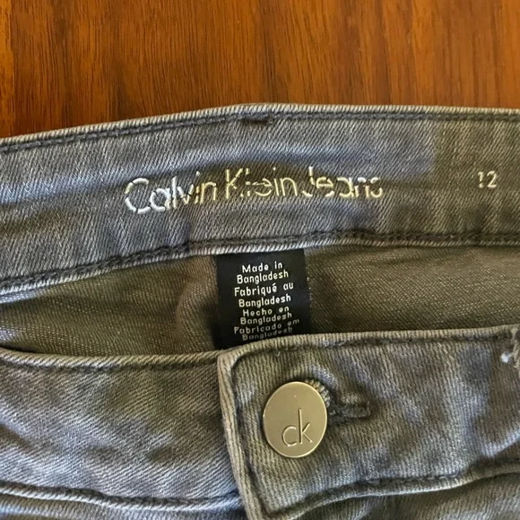 Calvin Klein jeans washed gray  slim boyfriend grey jeans - Picture 7 of 10
